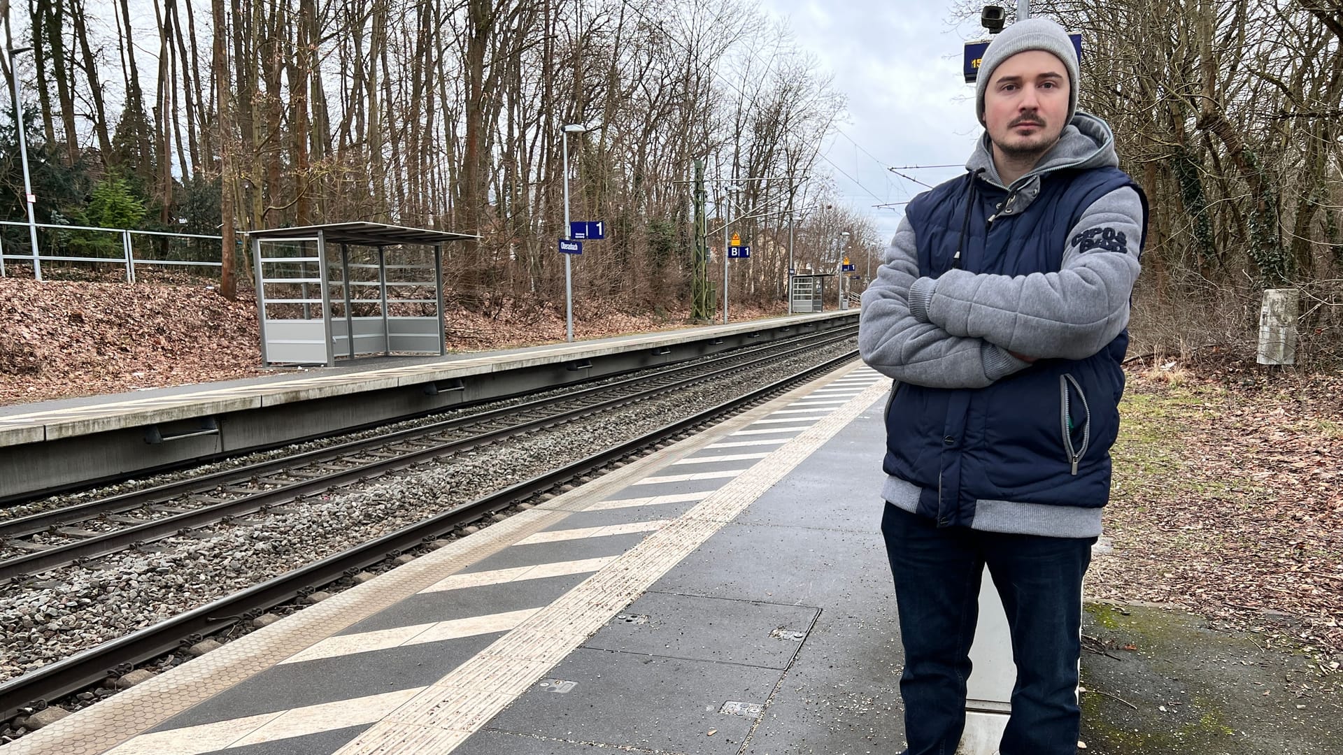 Dieter Schelter aus Nürnberg weiß nicht, wie er am Mittwoch zur Beerdigung seines Großvaters nach Oberfranken kommen soll – er ist sauer auf die Lokführergewerkschaft GDL.