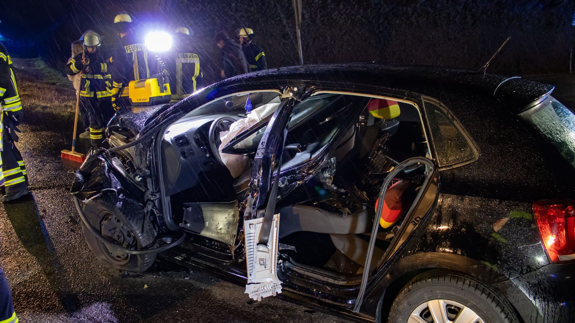 Insgesamt sieben Leute waren an dem Unfall beteiligt, darunter zwei Kinder.