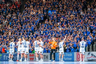 Islands Fans feiern in der Olympiahalle erneut eine große Handball-Party. Und auch die deutschen Anhänger haben Grund zum Jubeln.