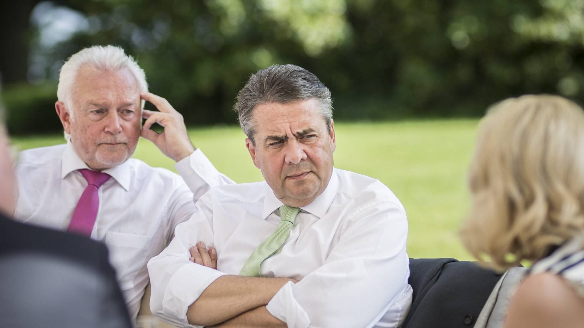 Sigmar Gabriel (Mitte) und Wolfgang Kubicki (links): Sie sollen sich in den jahrelangen Streit eingeschaltet haben.