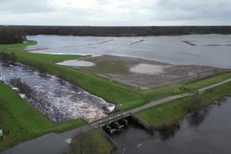 HOCHWASSER-LAGE/