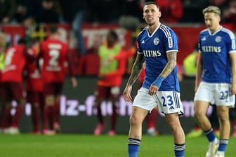 Darko Churlinov ist ernüchtert: Der Schalker Rückkehrer musste bei seinem Comeback eine herbe Niederlage hinnehmen.