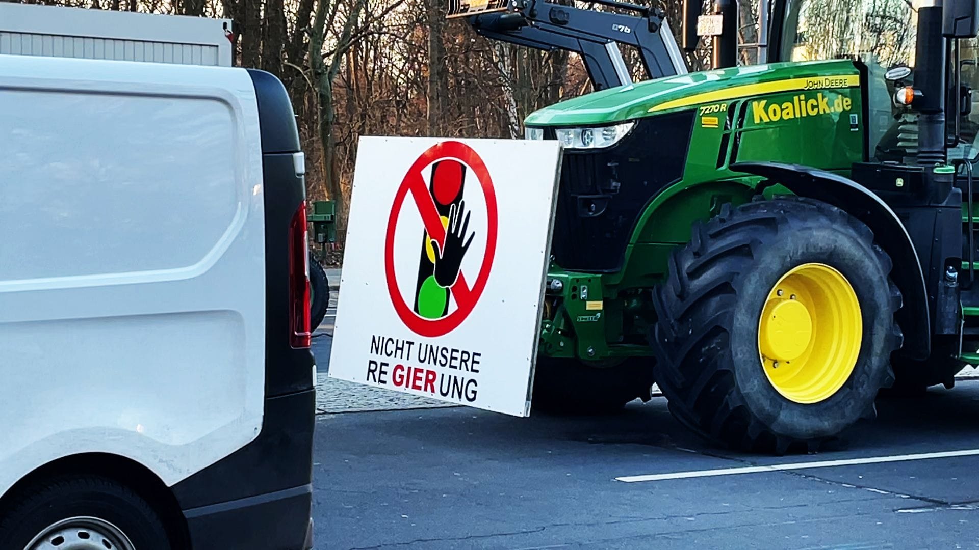 Bauern-Proteste in Berlin: Landwirte kämpfen gegen Ampelregierung