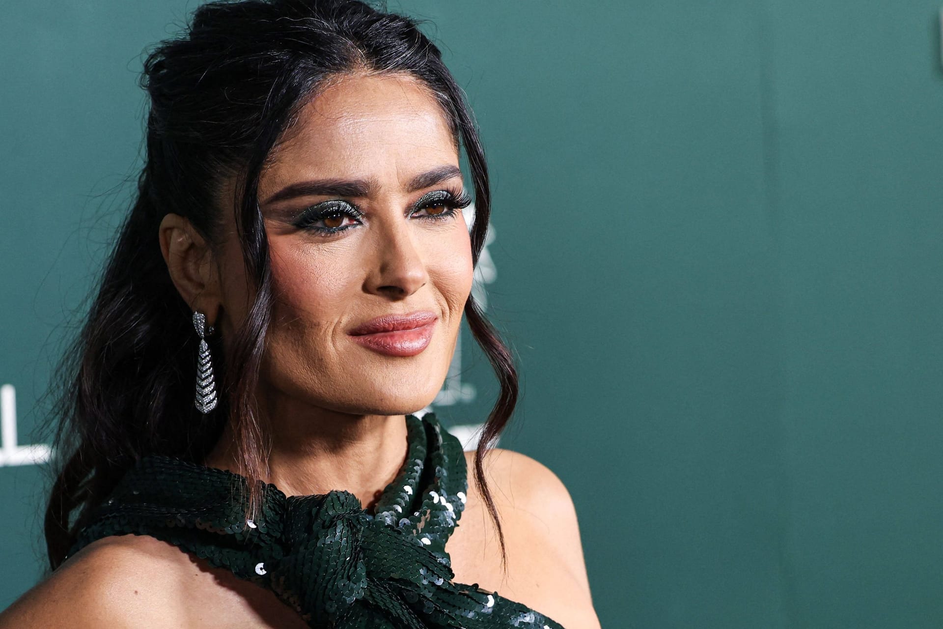 Salma Hayek: Auf Instagram blickte die Schauspielerin jetzt in die Vergangenheit.