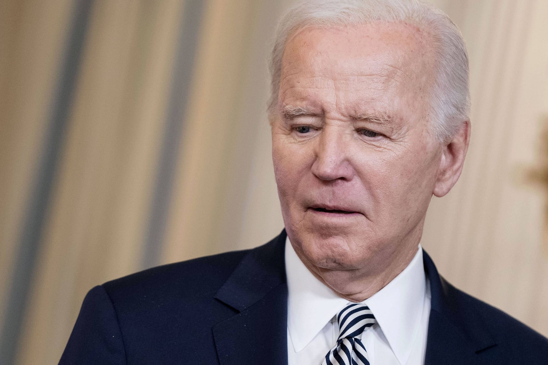 US-Präsident Joe Biden spricht bei einer Pressekonferenz.