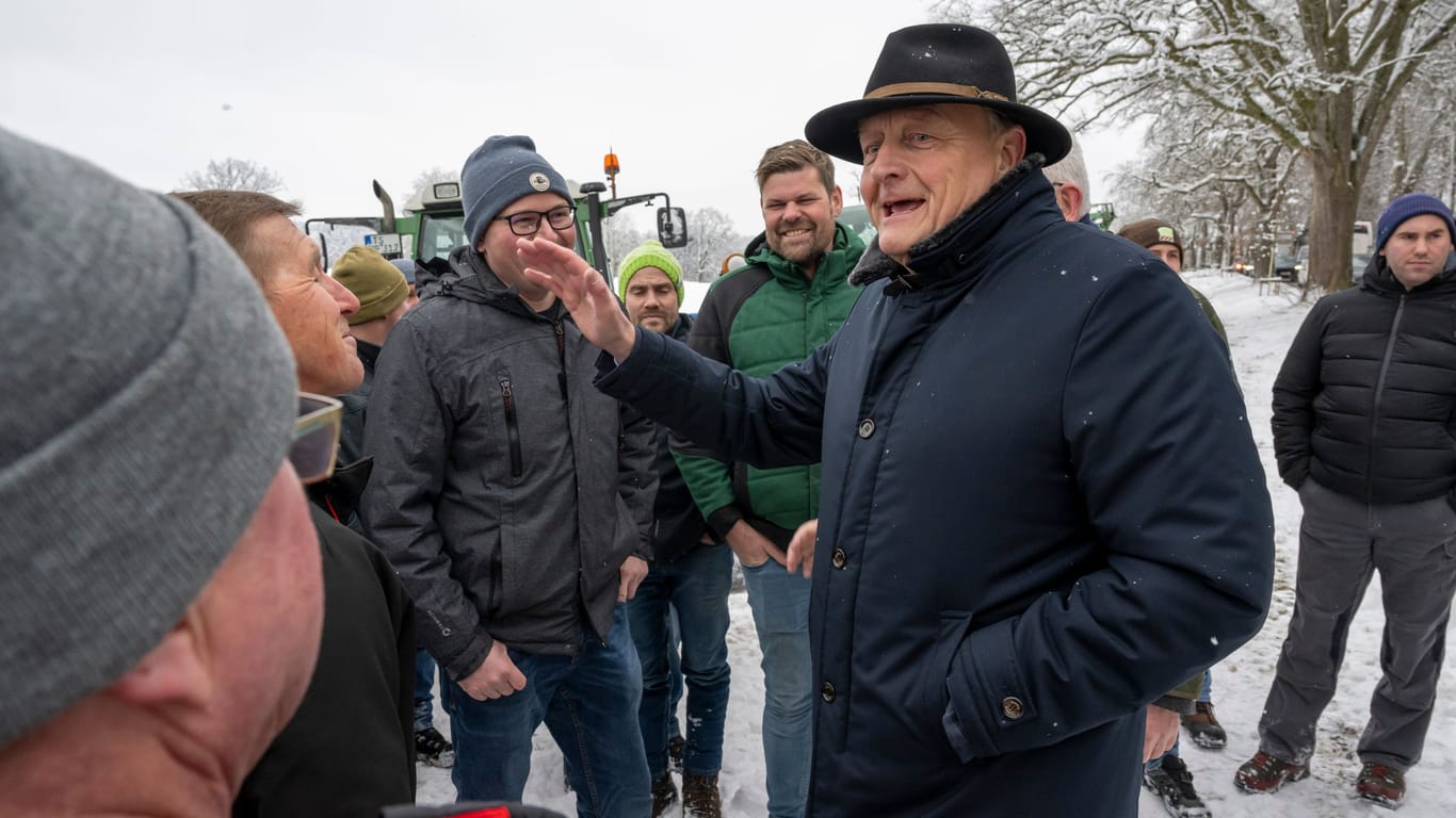 Protest im Schnee: Rukwied besucht am Montag eine Demonstration von Landwirten im bayerischen Seeon.