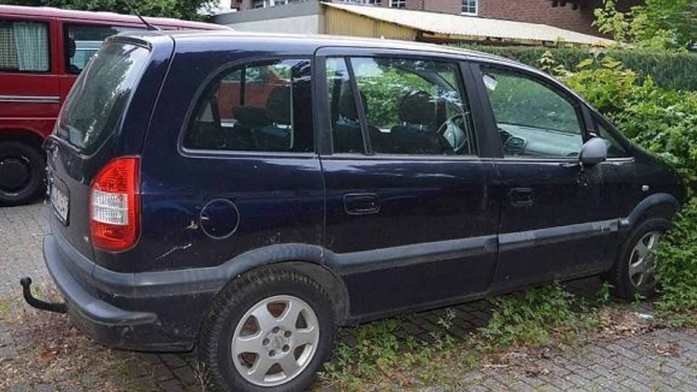 Der Wagen des Mannes war im Juni 2020 auf einem Parkplatz in der Rheinberger Innenstadt geparkt aufgefunden worden.