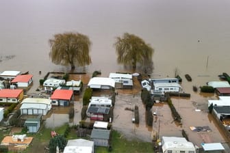 Überfluteter Campingplatz in Thüringen: "Solche Wassermassen hatten wir noch nie."