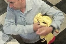 Dreister Diebstahl in Essen: Dieser Mann soll sich mit einem Trick Zutritt zu Hotelzimmern verschafft haben.