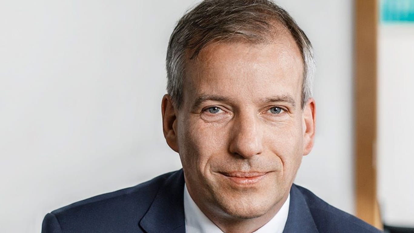 Sebastian Roßner: Der Verfassungs- und Parteienrechtler hält Sellners Vorschlag für fernab von der Gesetzeslage.