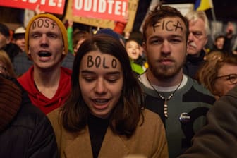 Demonstranten in Bratislawa: Sie protestieren gegen den slowakischen Regierungschef.