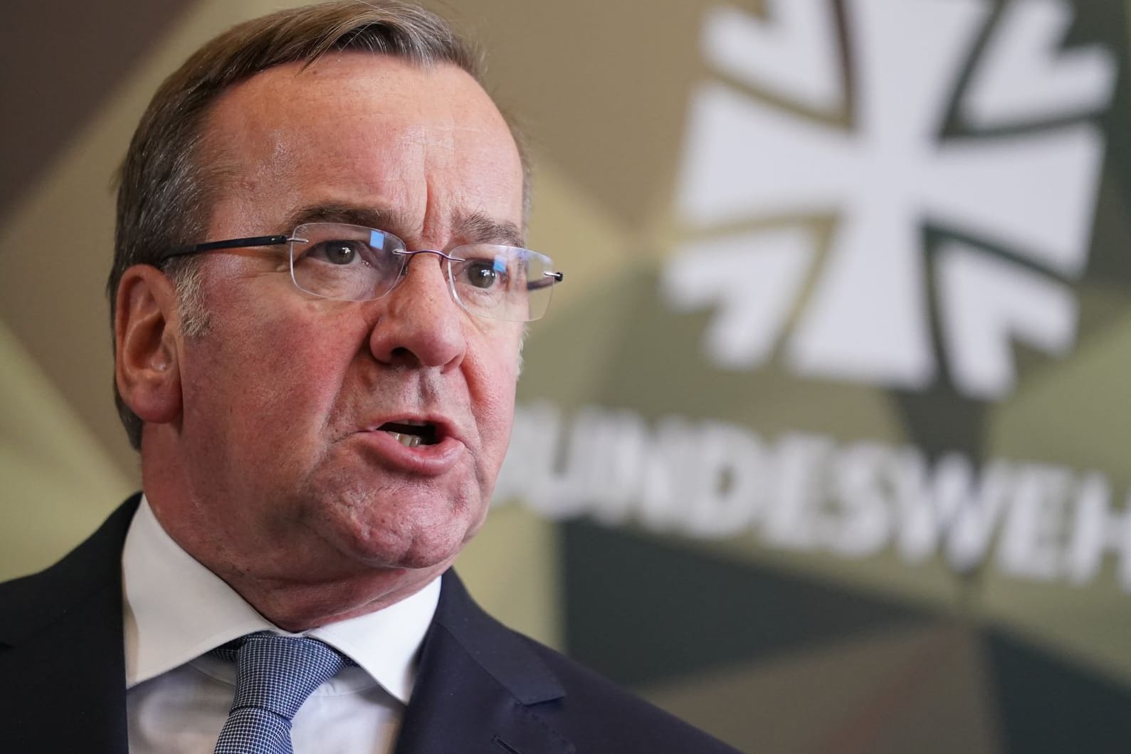 Ebenfalls vor Ort wird Verteidigungsminister Boris Pistorius sein.
