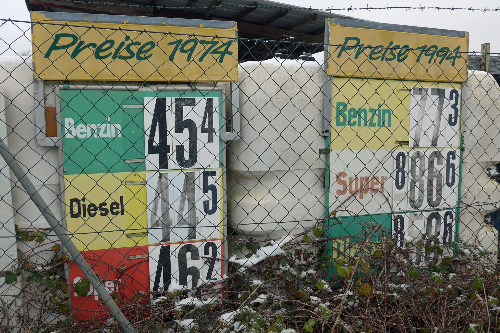 Benzinpreise aus den 1970ger Jahren (Symbolblild): Kommen jetzt die E-Fuels.