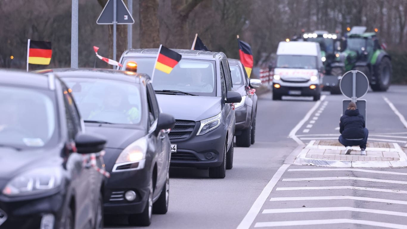 Demonstration gegen Bundesregierung - Düsseldorf