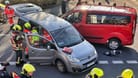 Unfall an der Augustinusstraße: Zwei Personen mussten ins Krankenhaus.