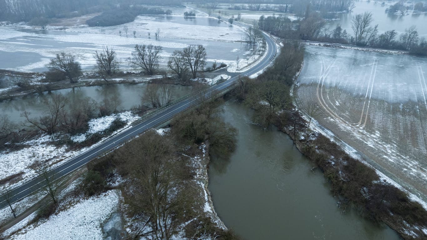 Das Überflutungsgebiet der Leine (Archivbild): Die vielen Regenfälle sorgten für das Hochwasser in Niedersachsen und Bremen.