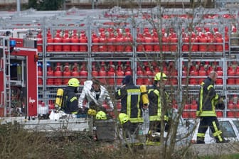Gasleck auf Firmengeläde in Hessen: Ein Mann ist bei einer Explosion schwer verletzt worden.