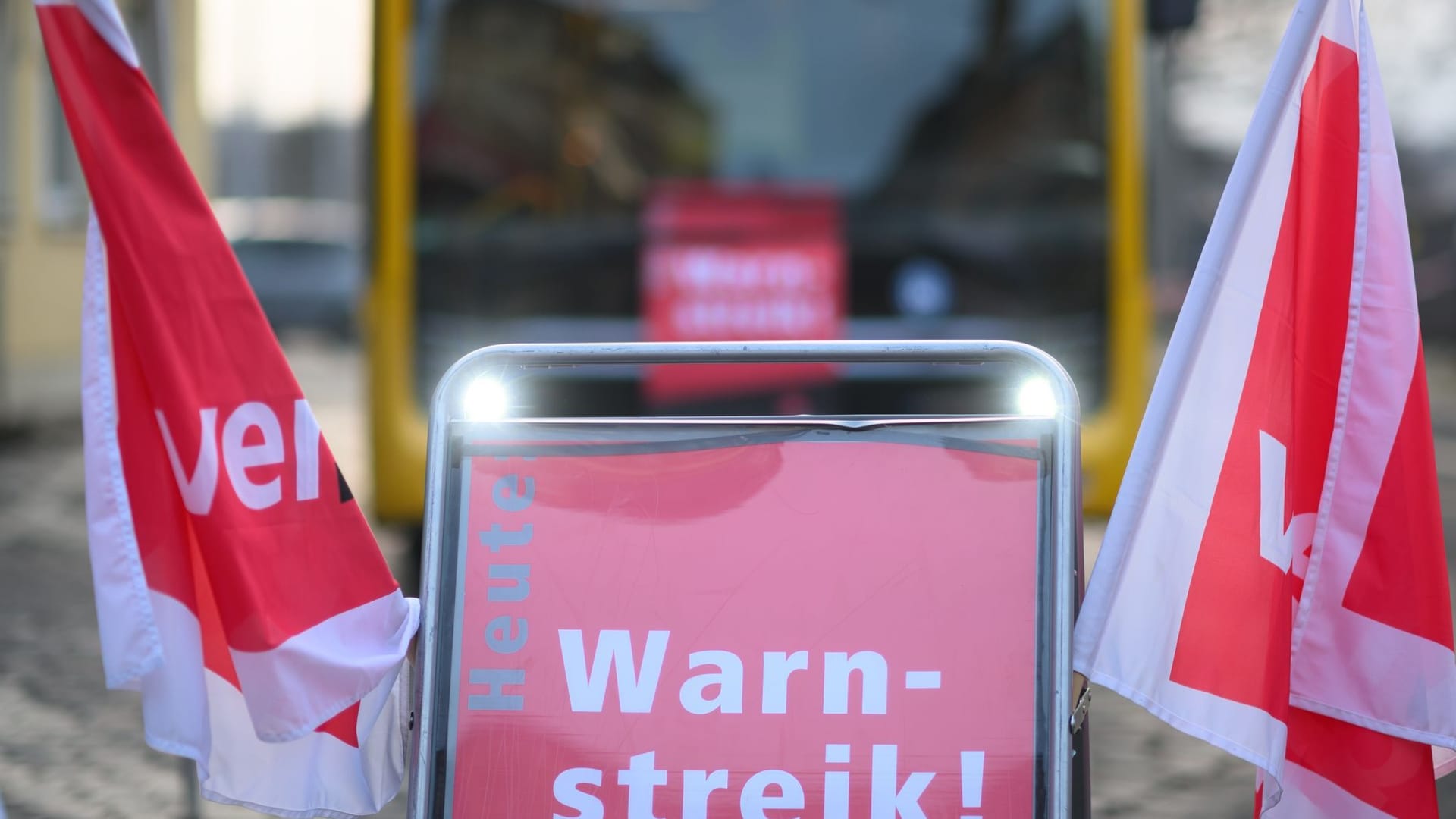 Warnstreik im Regionalverkehr Warnstreik im Regionalverkehr