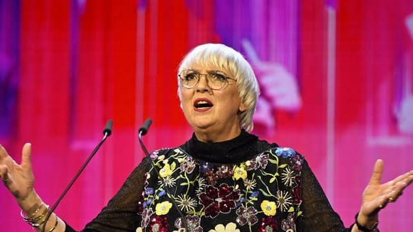 Claudia Roth (Bündnis 90/Die Grünen): Die Staatsministerin für Kultur und Medien kündigte Aufarbeitung an.