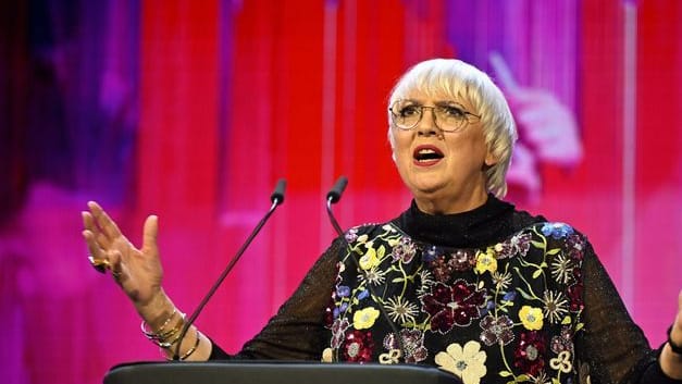 Claudia Roth (Bündnis 90/Die Grünen): Die Staatsministerin für Kultur und Medien kündigte Aufarbeitung an.