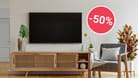 Kino-Feeling im Wohnzimmer: Bei Lidl ist heute ein 4K-Fernseher von Sharp mit 50 Prozent Rabatt im Angebot (Symbolbild).