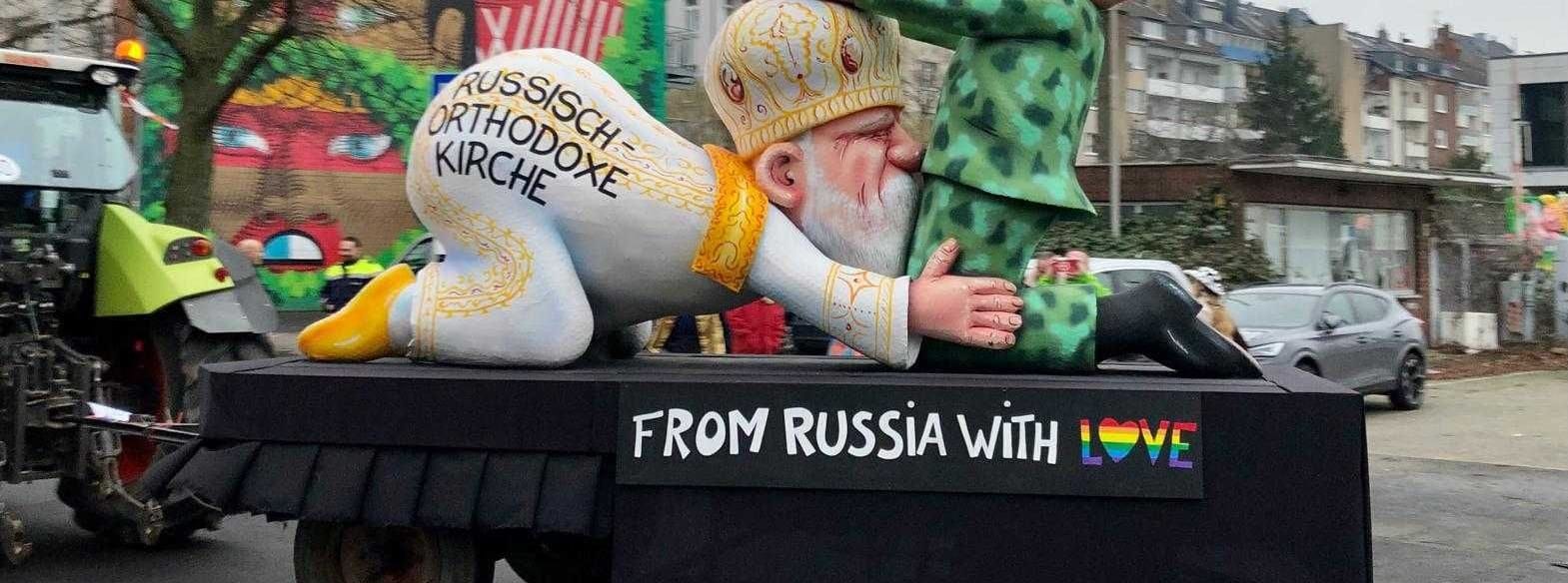 "From Russia with love": Ein Mottowagen zum russischen Präsidenten Putin und der russisch-orthodoxen Kirche. Wie das wohl in Russland aufgenommen wird?