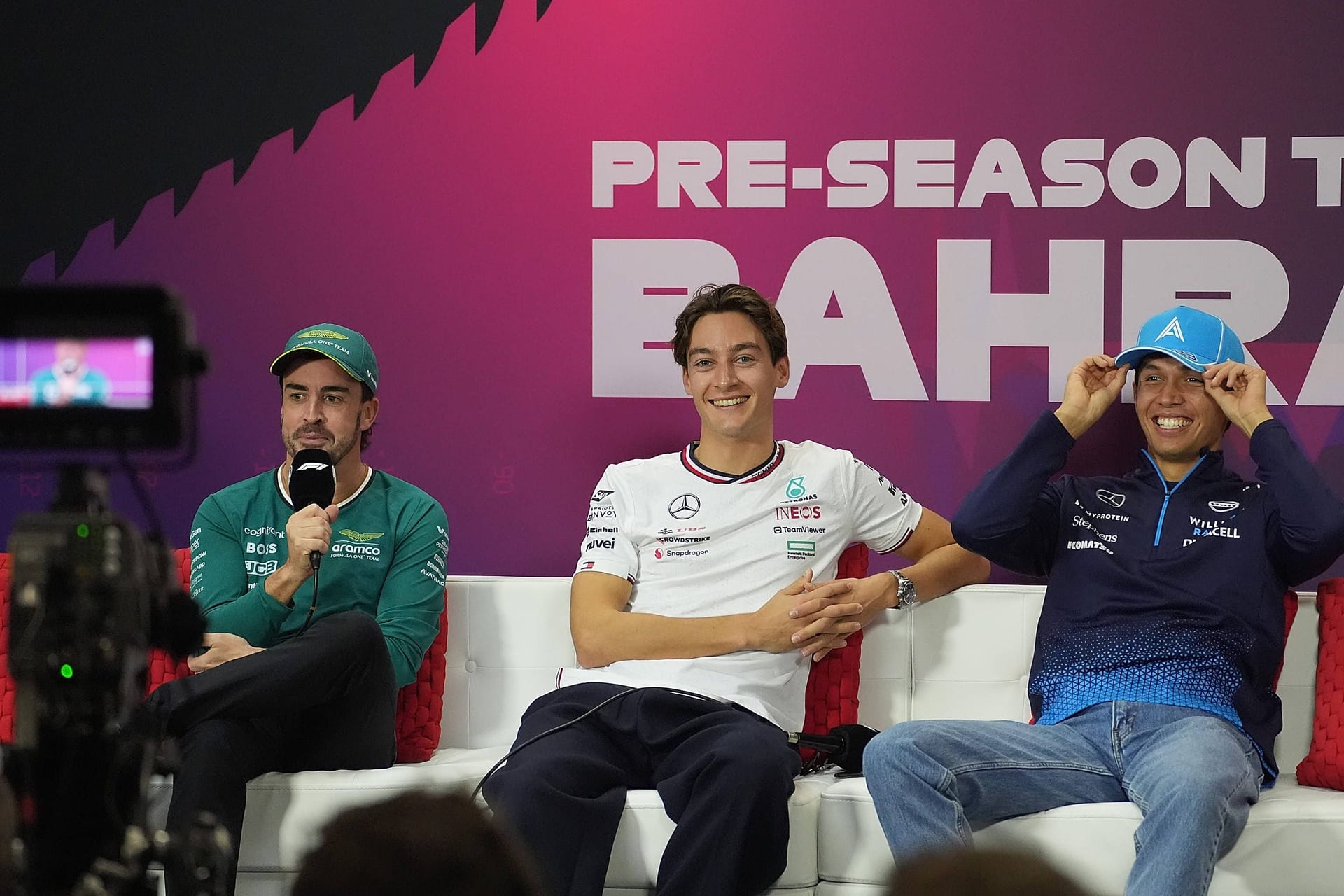 George Russell zwischen Fernando Alonso (links) und Alexander Albon (rechts): Wird einer von ihnen sein zukünftiger Mercedes-Teamkollege?