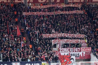 Protestbanner: Mit den Aktionen gegen die DFL-Investorenpläne hatte die Stille im Leipziger Stadion nichts zu tun.