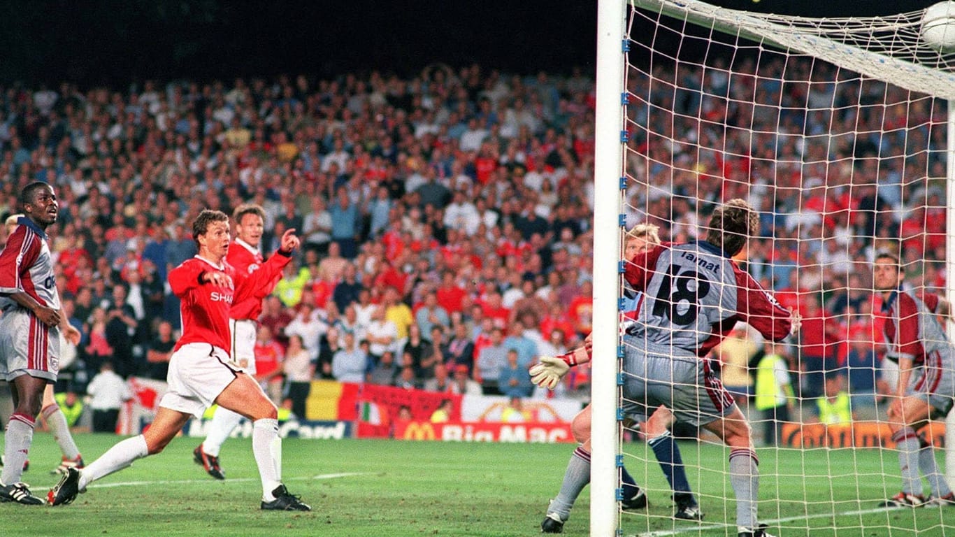 Champions-League-Finale 1999: Ole Gunnar Solskjaer (rotes Trikot) trifft die Bayern in der Nachspielzeit ins Mark.
