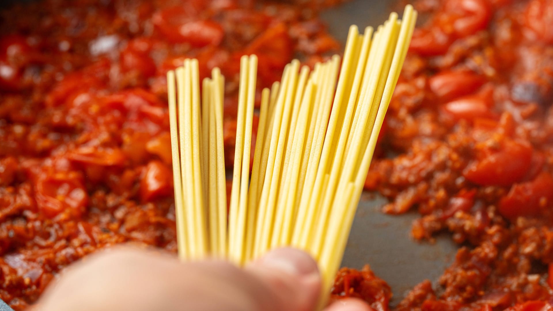 Spaghetti (Symbolbild): Mann soll mit dem Essen getötet haben.