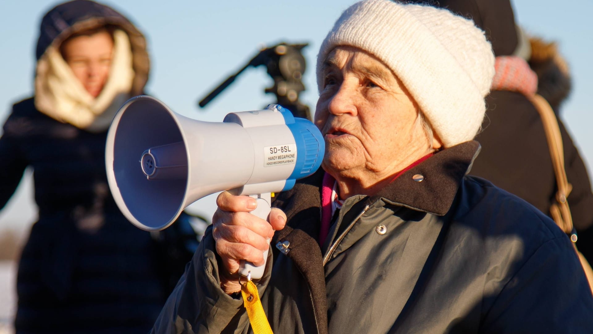 Eine Frau protestiert in Transnistrien gegen die durch die Republik Moldau erlassenen Zollbeschränkungen.