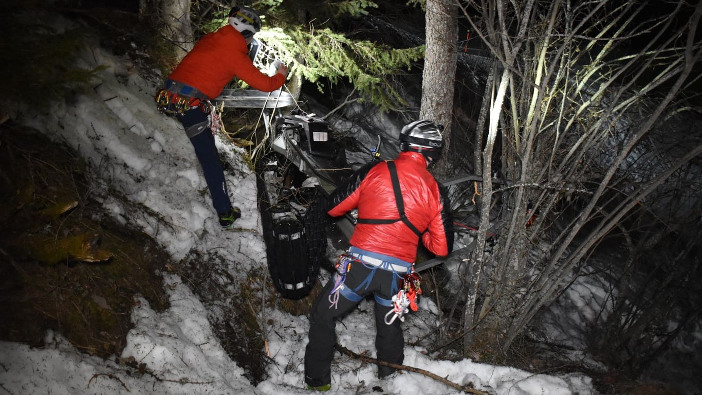 Zwei Deutsche verletzt bei Motorschlittenunfall im Zillertal