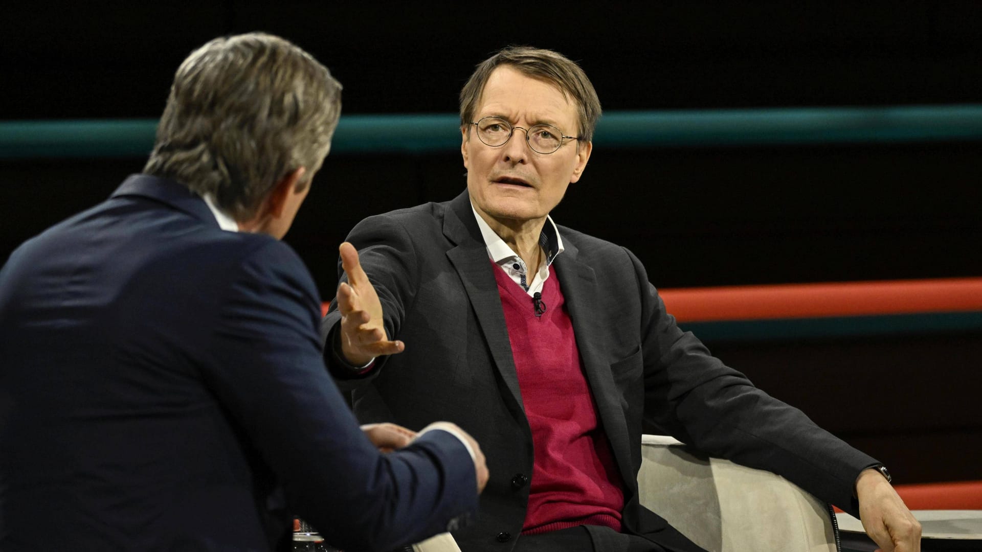 Karl Lauterbach in der Diskussion mit Markus Lanz (Archivfoto): Der SPD-Politiker hat mit einer Äußerung die Anwohner in seinem Wahlkreis enttäuscht.