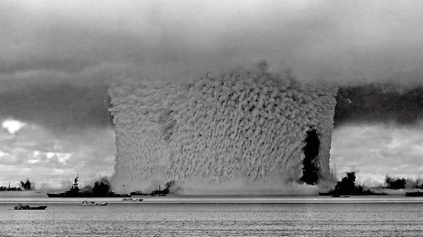 Atomare Vernichtung: Bei der "Operation Crossroads" wollte die USA das Ausmaß nuklearer Zerstörung ermitteln.