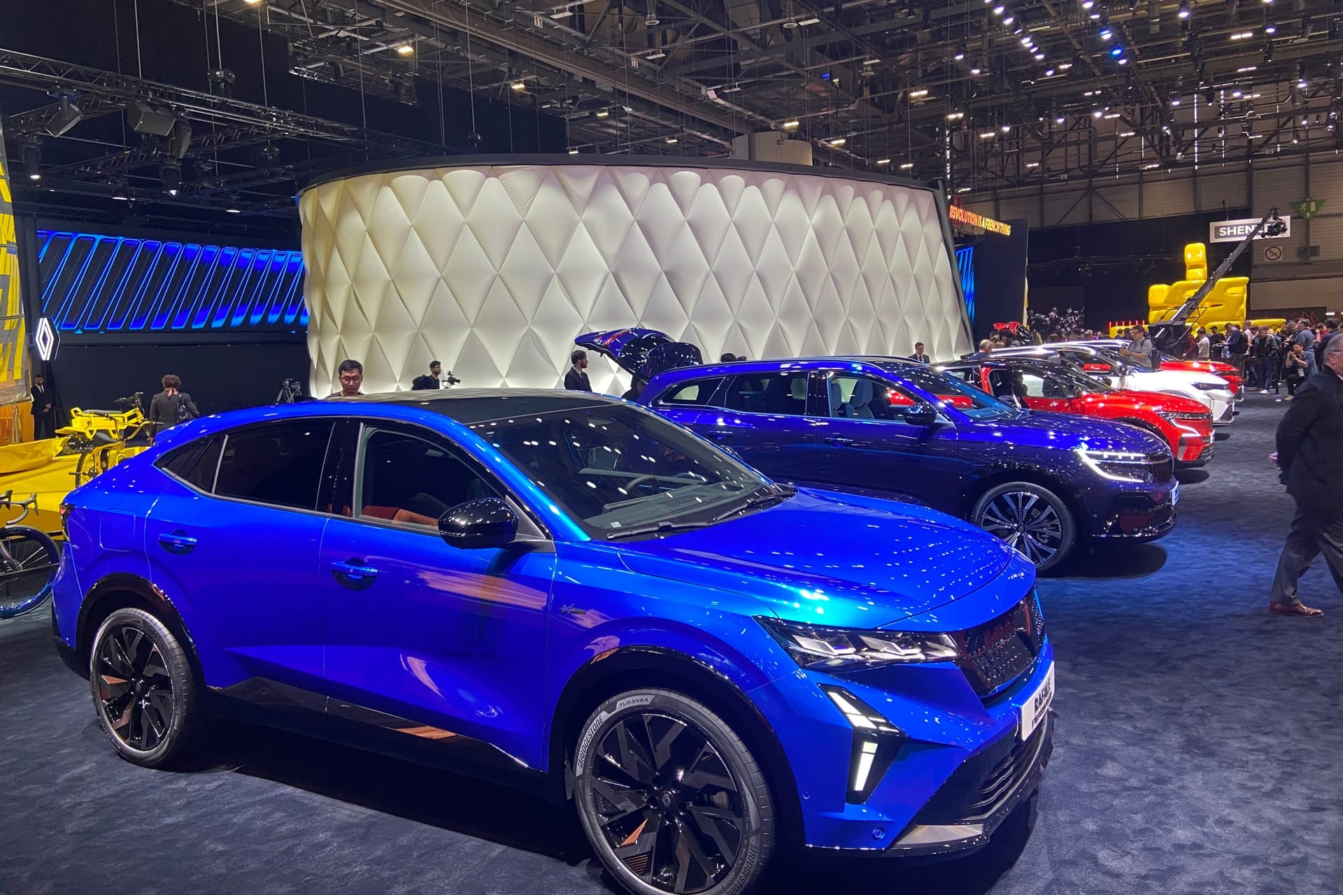 Einer der wenigen großen Player: Renault nutzt den Genfer Autosalon, um viele seiner Neuheiten wie das neue SUV-Coupé Rafale vorzustellen.