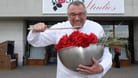 NDR-Koch Rainer Sass hört auf (Archivbild): 2009 übernahm der Stader eine Gastrolle in der Serie "Rote Rosen".
