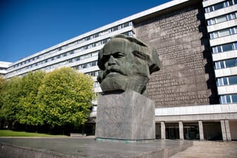 Karl-Marx-Monument (Symbolbild): In der sächsischen Stadt ist der Anteil an Menschen mit Schlaganfällen besonders hoch.