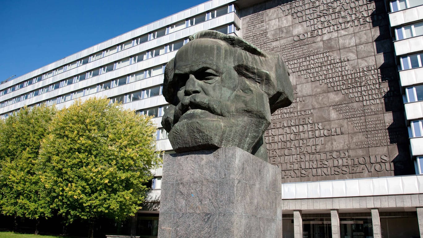 Karl-Marx-Monument (Symbolbild): In der sächsischen Stadt ist der Anteil an Menschen mit Schlaganfällen besonders hoch.