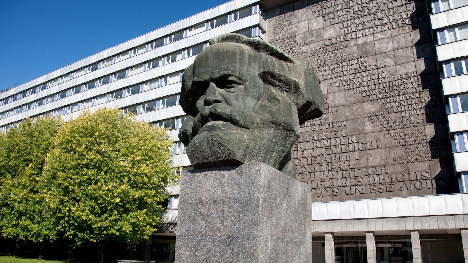 Karl-Marx-Monument (Symbolbild): In der sächsischen Stadt ist der Anteil an Menschen mit Schlaganfällen besonders hoch.