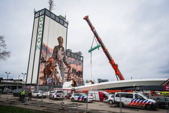 Eingestürzte Brücke in Lochem: Beim Unglück in den Niederlanden starben zwei Menschen.