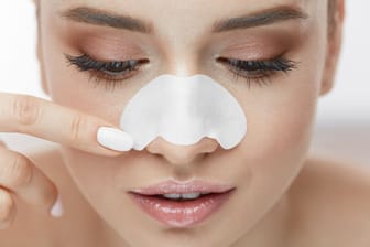 Nose Pore Strip sollen Mitesser entfernen: Das Kosmetikprodukt kann Ihre Haut beschädigen.