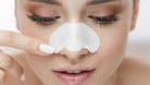 Nose Pore Strip sollen Mitesser entfernen: Das Kosmetikprodukt kann Ihre Haut beschädigen.