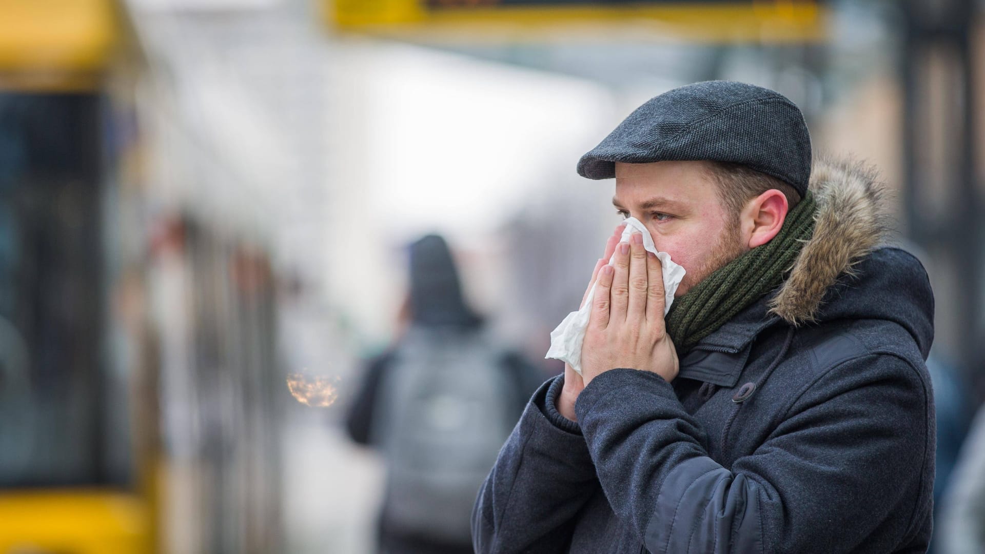 Mann in Dresden (Symbolbild): Experten haben die Stadt bewertet. Mann in Dresden (Symbolbild): Experten haben die Stadt bewertet.