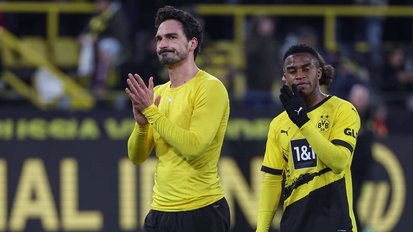 Revierklub in der Krise: Dortmund verkommt zum Sanierungsfall: Mats Hummels (links) und Youssoufa Moukoko.