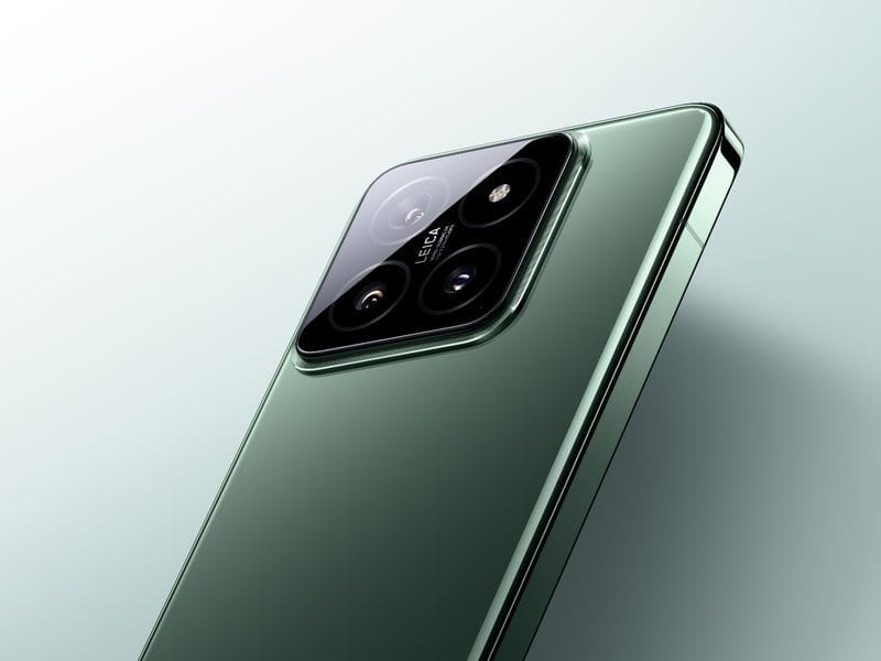 Fühlen sich so gut an, dass man keine Hülle nutzen möchte: Der Aluminiumrahmen und die matte Rückseite des Xiaomi 14, das in den Farben Schwarz, Grün und Weiß erhältlich ist.