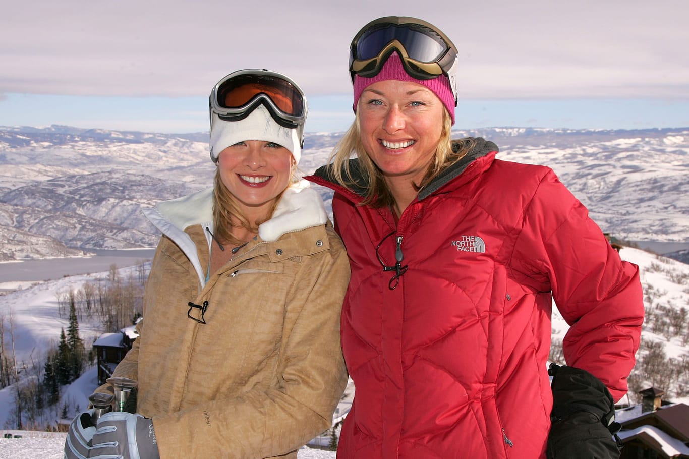 Catherine Rigby (r.) war eine Pionierin des Telemark-Skifahrens.