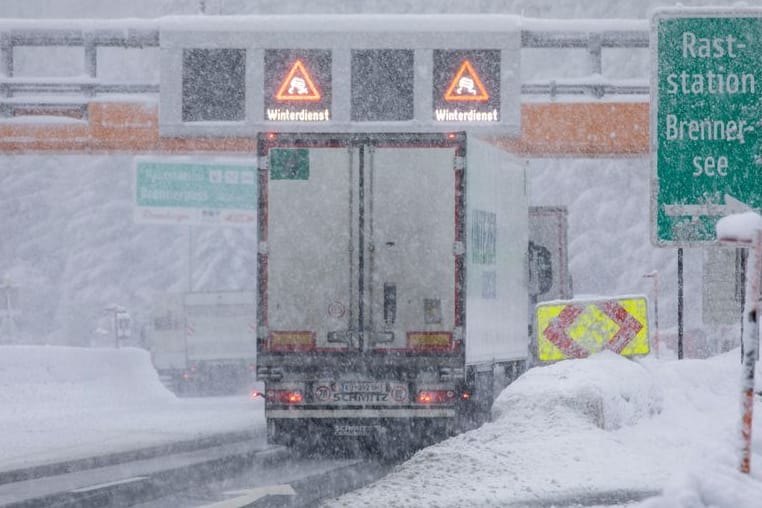 Österreich, Brennerpass (Archivbild): Schneechaos sorgt für Totalsperre.