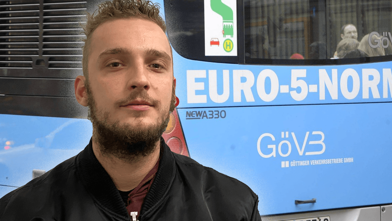 Busfahrer Dominik Vogl mag seinen Beruf sehr gerne, aber sieht auch viele Herausforderungen.