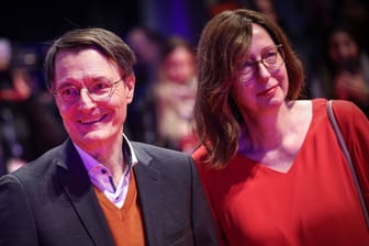 Karl Lauterbach und Elisabeth Niejahr: Die beiden besuchten den Auftaktfilm der Berlinale.