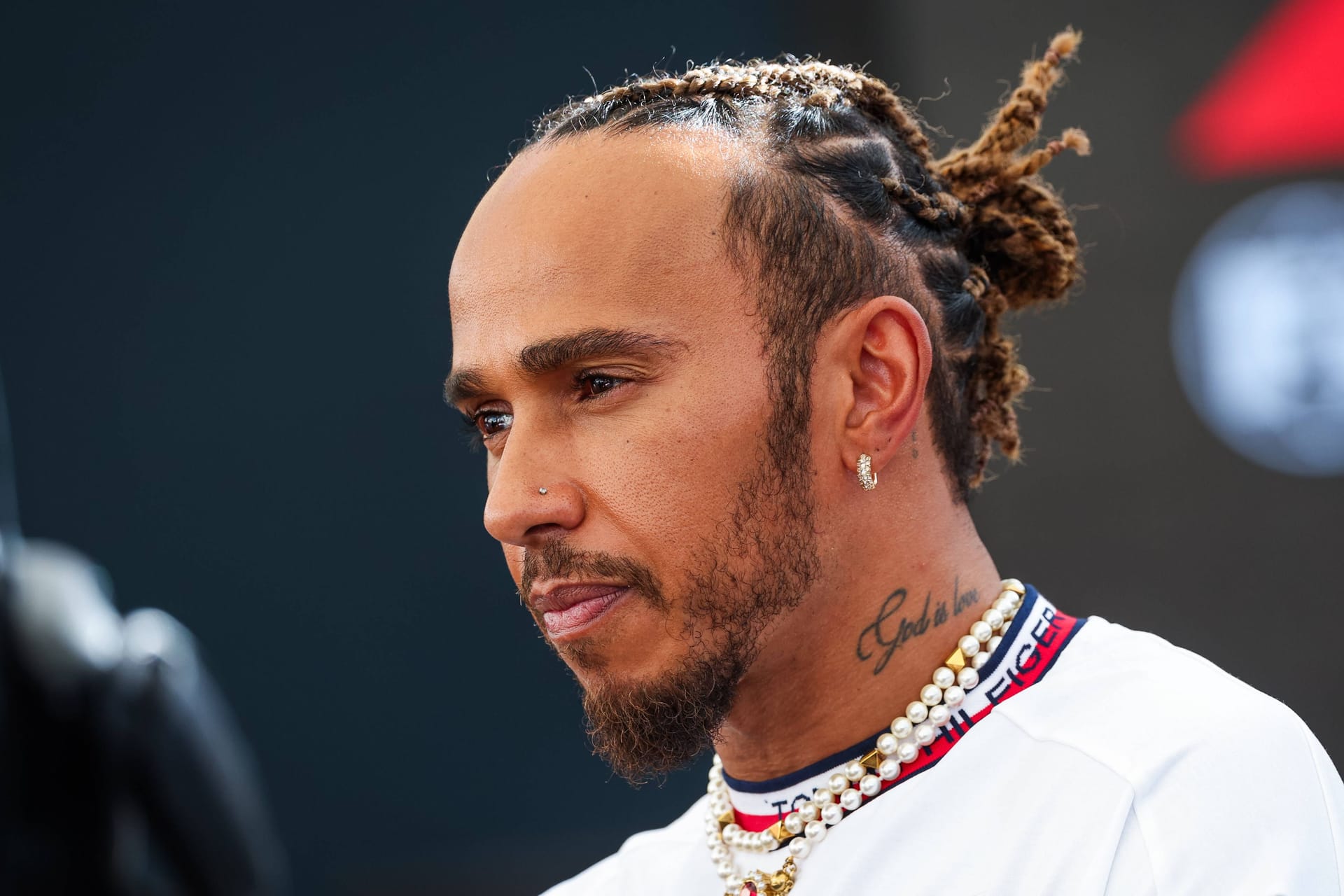 2025 in Rot: Lewis Hamilton verlässt Mercedes für Ferrari.